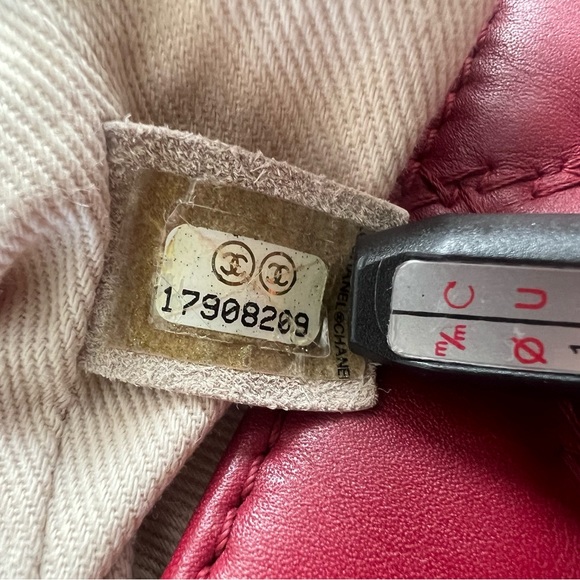 Chanel Stitches Diamonds Flap Bag - Picture 13 of 14